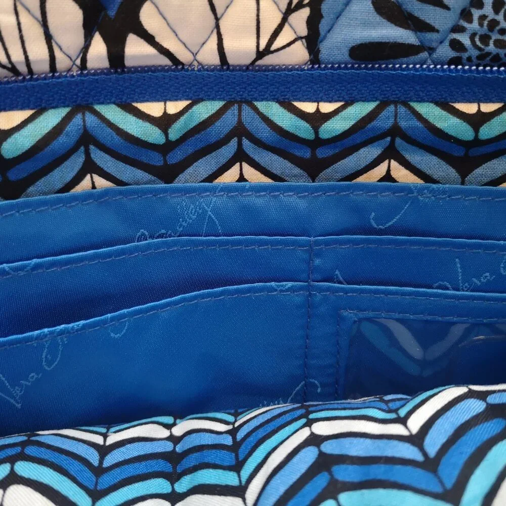 Vera Bradley Crosstown Adjustable Strap Crossbody/Shoulder Bag Blue Bayou Print - Picture 7 of 12